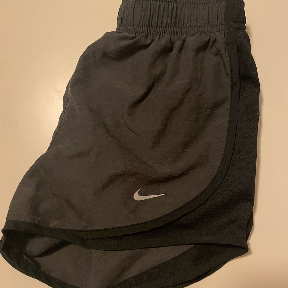 Nike shorts size xs